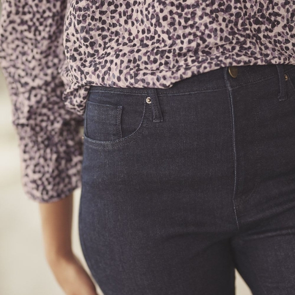 Curvy Super High Rise Skinny Jeans NWT - Picture 3 of 5